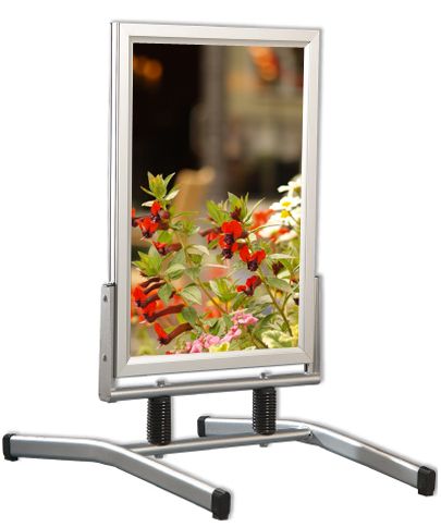 Vindstabilt gadeskilte til stort plakat visning - Klikrammer til A0 plakat